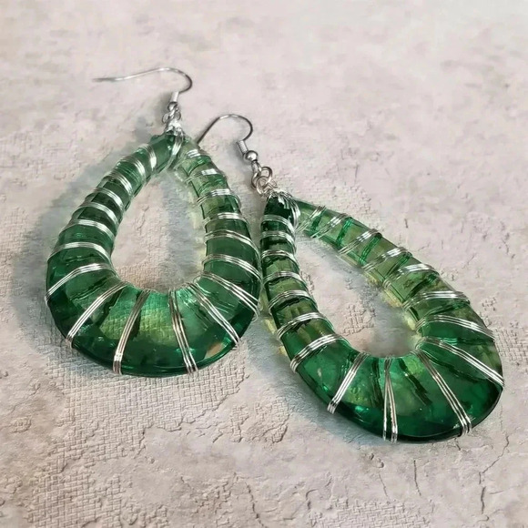 Handcrafted Retro 80s Statement Green Lucite Open Teardrop Wire Wrapped Earrings - Picture 1 of 5